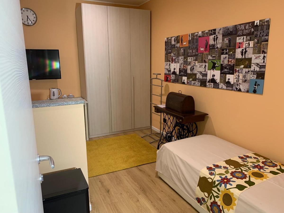 Bed & Breakfast Indi Thelar Villa Guardia ภายนอก รูปภาพ