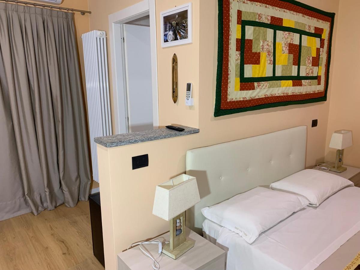 Bed & Breakfast Indi Thelar Villa Guardia ภายนอก รูปภาพ